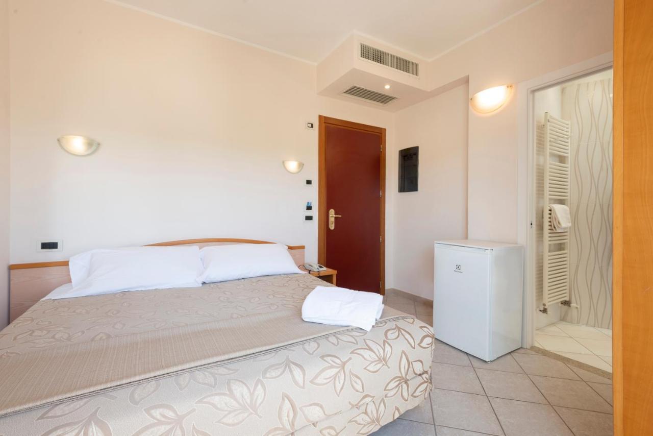 Hotel Residence Imperial Misano Adriatico Exterior photo