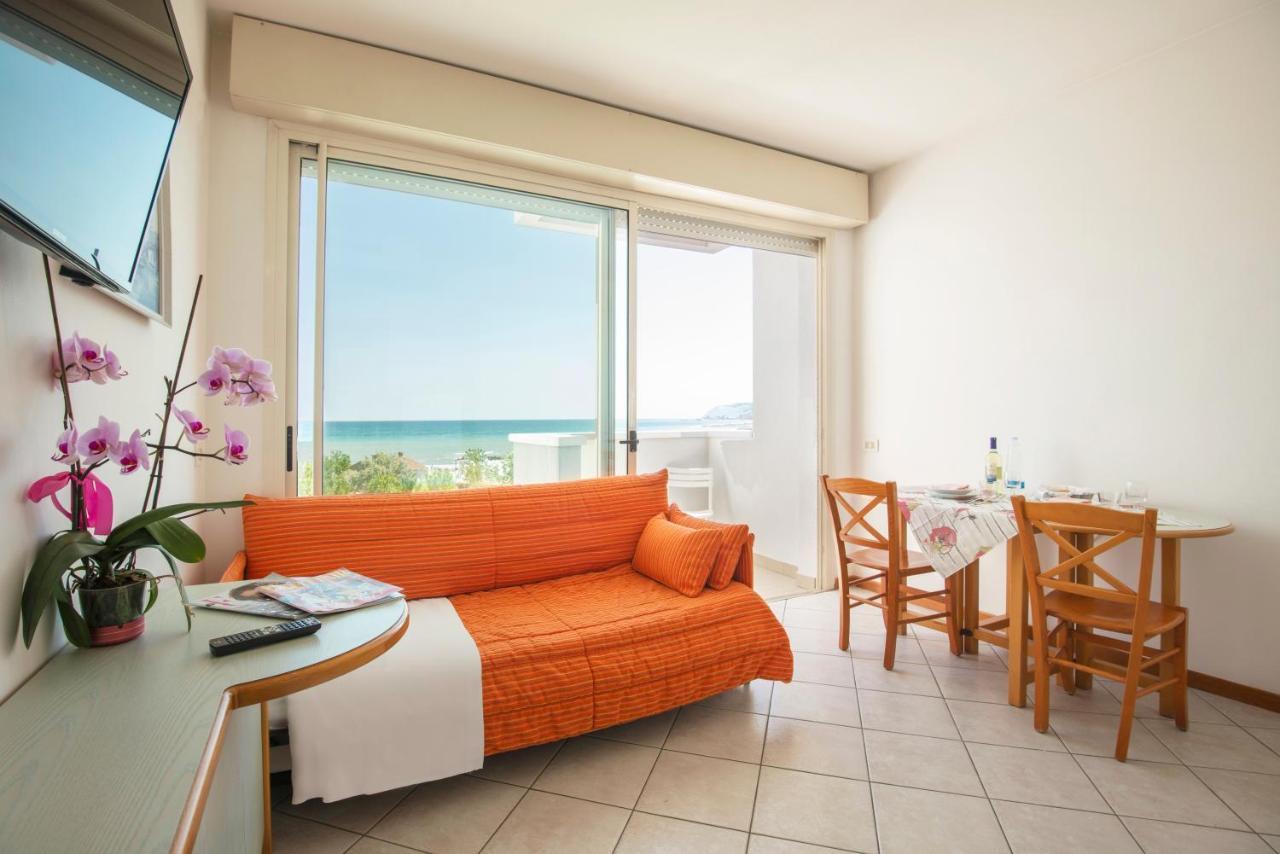 Hotel Residence Imperial Misano Adriatico Exterior photo