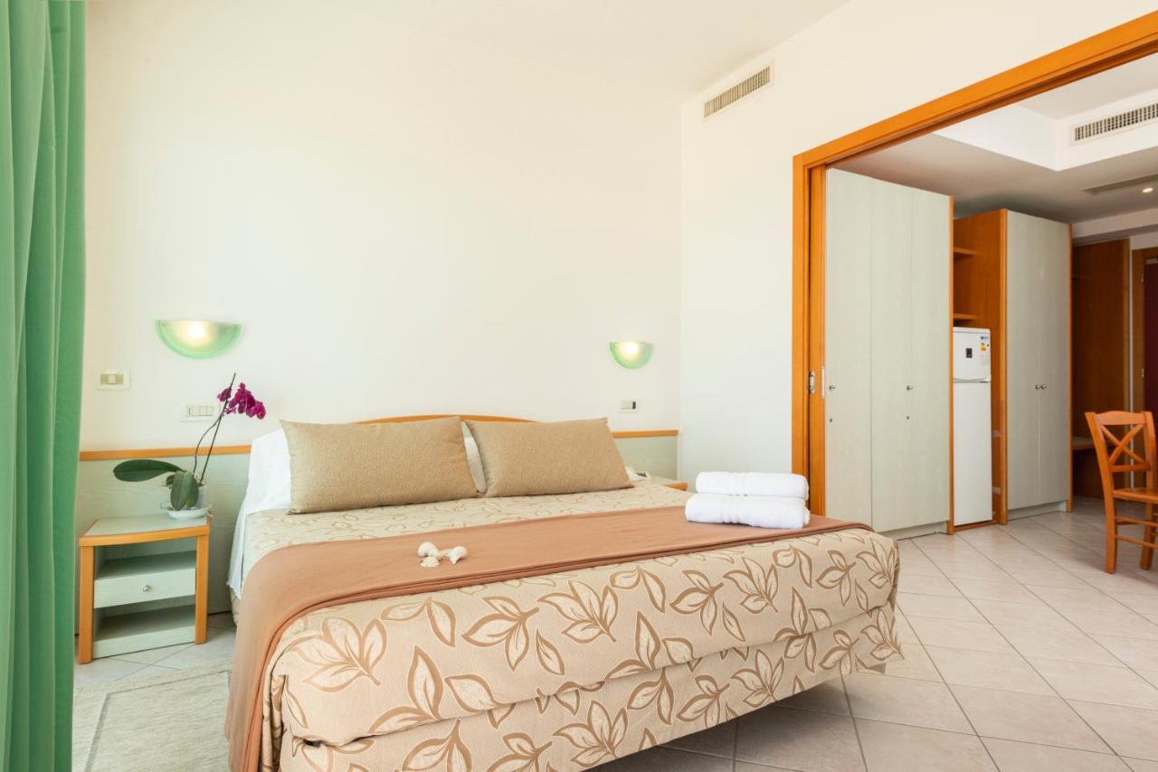 Hotel Residence Imperial Misano Adriatico Exterior photo