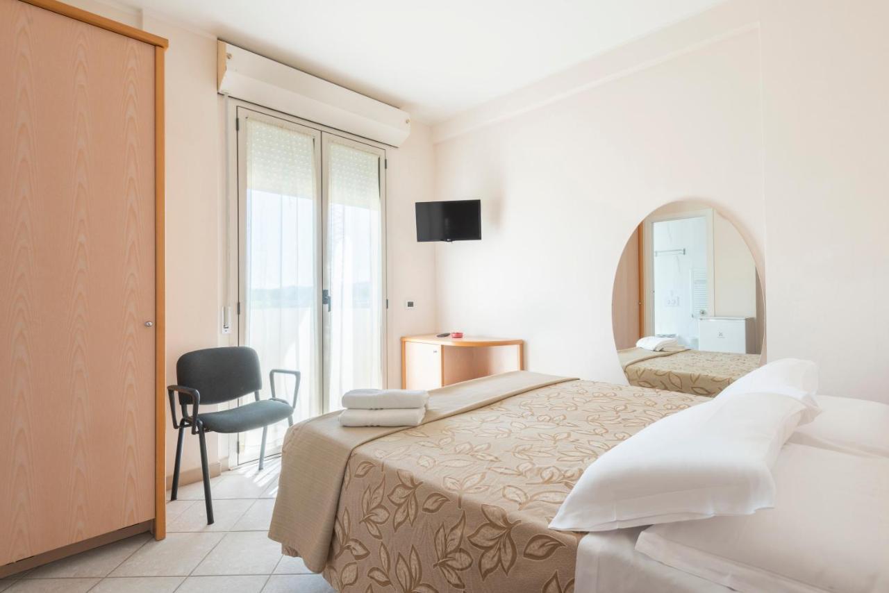 Hotel Residence Imperial Misano Adriatico Exterior photo