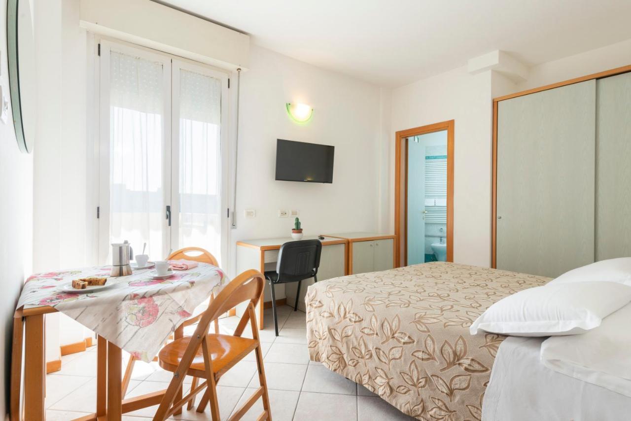Hotel Residence Imperial Misano Adriatico Exterior photo