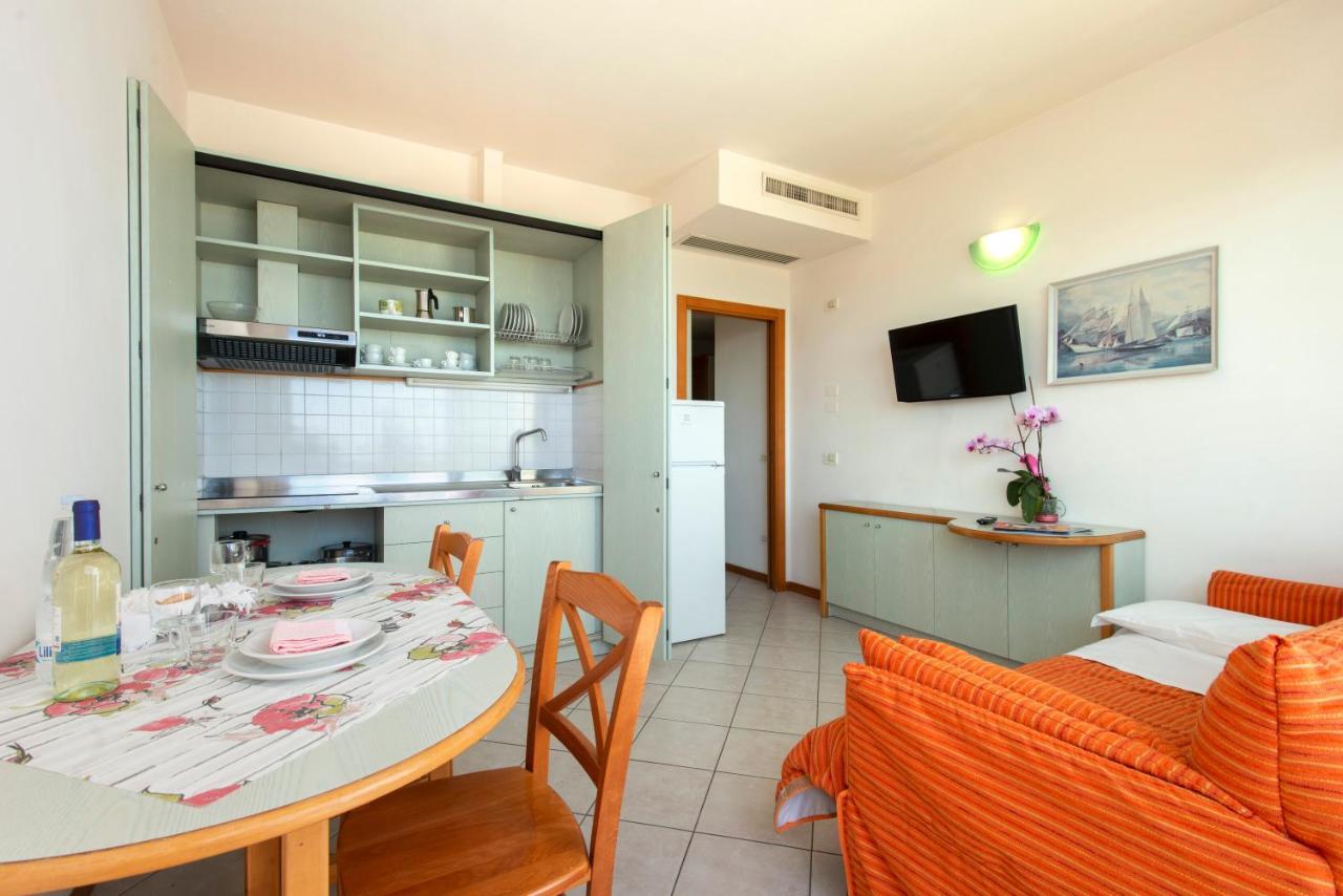 Hotel Residence Imperial Misano Adriatico Exterior photo