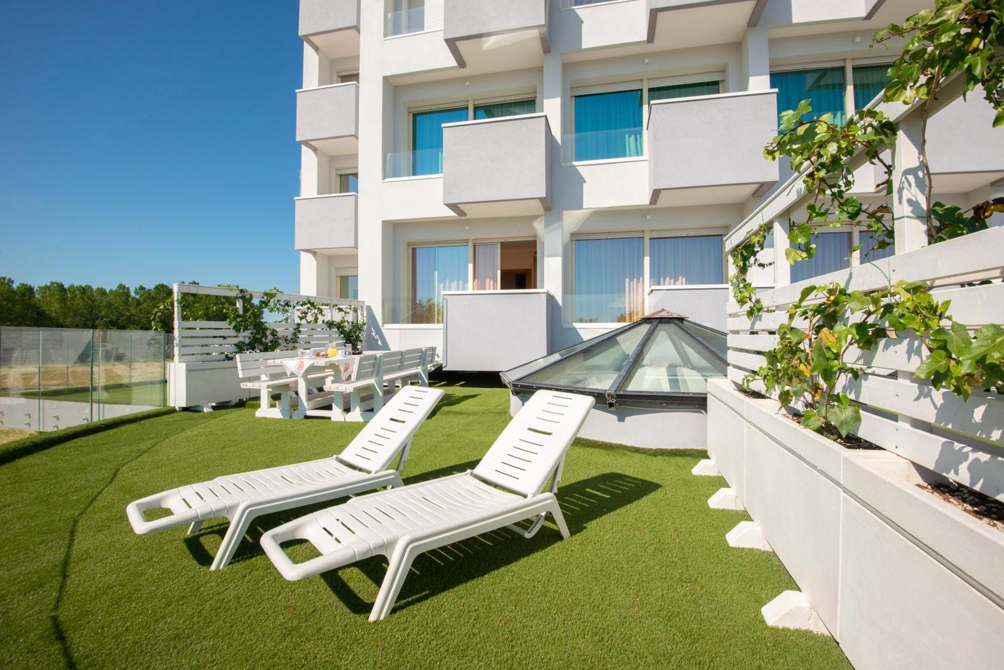 Hotel Residence Imperial Misano Adriatico Exterior photo